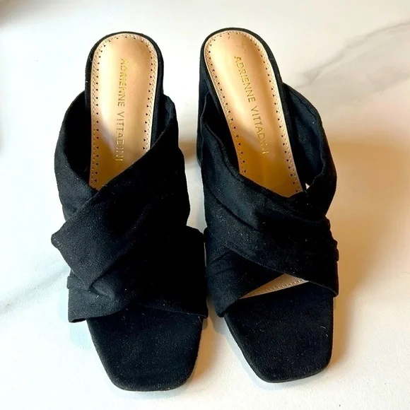 Adrienne Vittadini Sandals Crossover Black Faux Suede Chunky Heels Slide - Picture 2 of 6